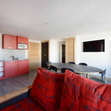 Cosy, Proche Des Pistes Avec Balcon, Et Equipements Modernes - Fr-1-181-1965 Apartment *