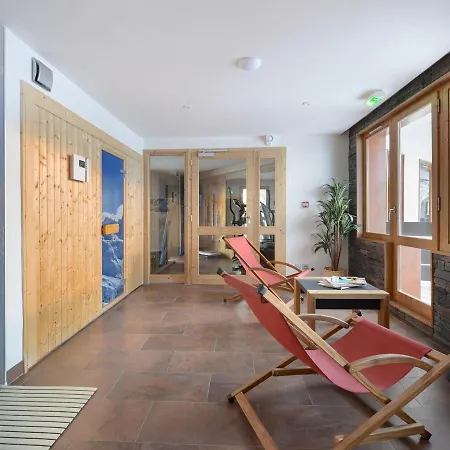 Cosy, Proche Des Pistes Avec Balcon, Et Equipements Modernes - Fr-1-181-1965 Apartment